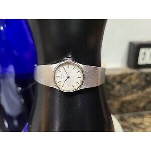 Vintage 1980's Ladies Seiko Quartz Watch Silver Tone 16-0079 RARE Maybe Parts